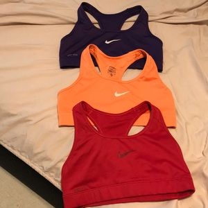 Nike sports bra. Used. In good condition. Size S